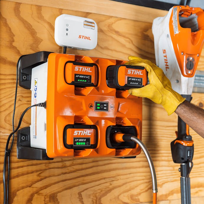 STIHL AL301 Charger With 4 Ports