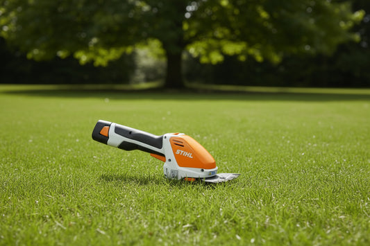 STIHL HSA26 Cordless Shears - GP Lawnmowers
